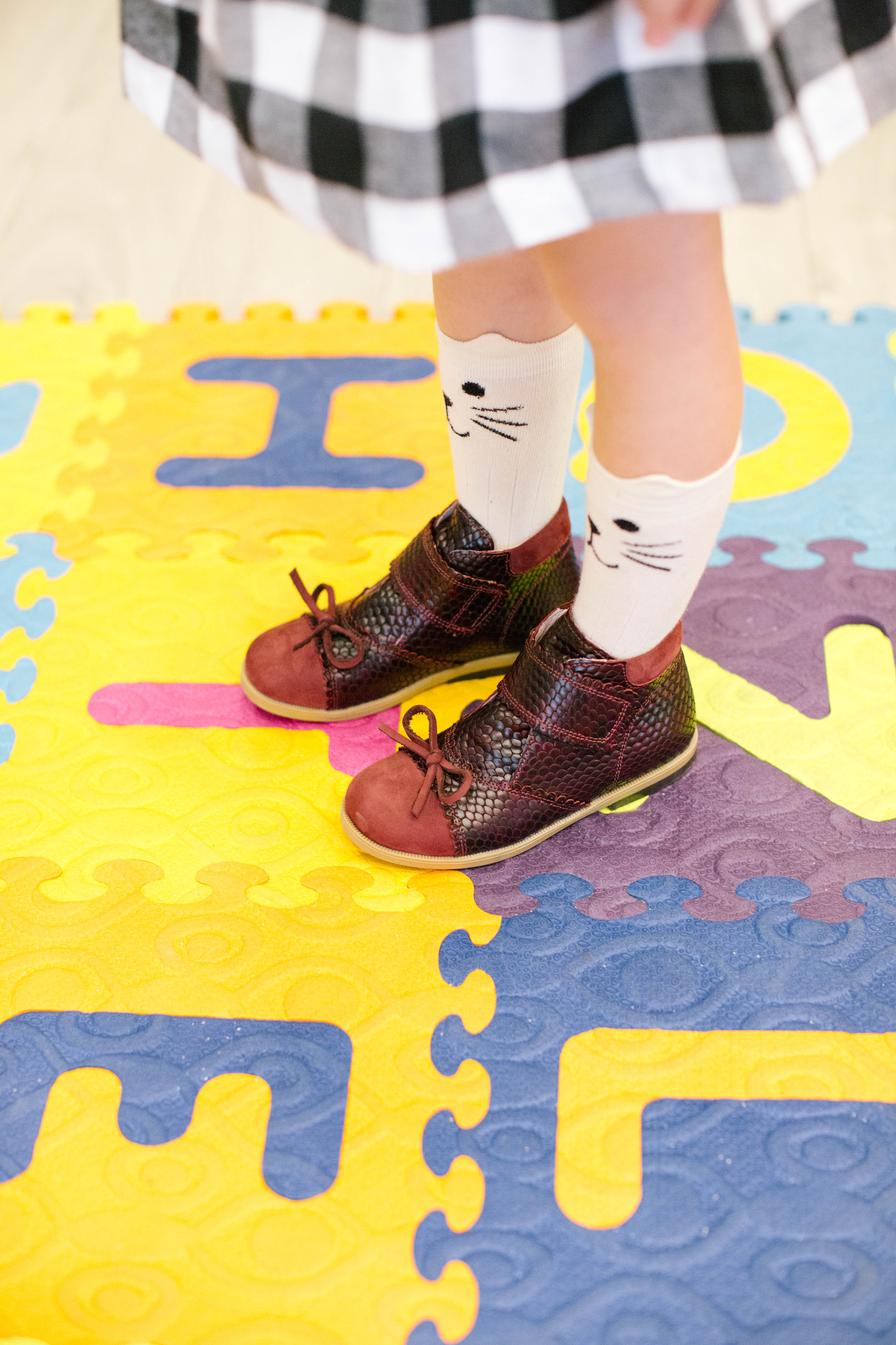 100% Handmade - Bordeaux Leather Girl's Boat