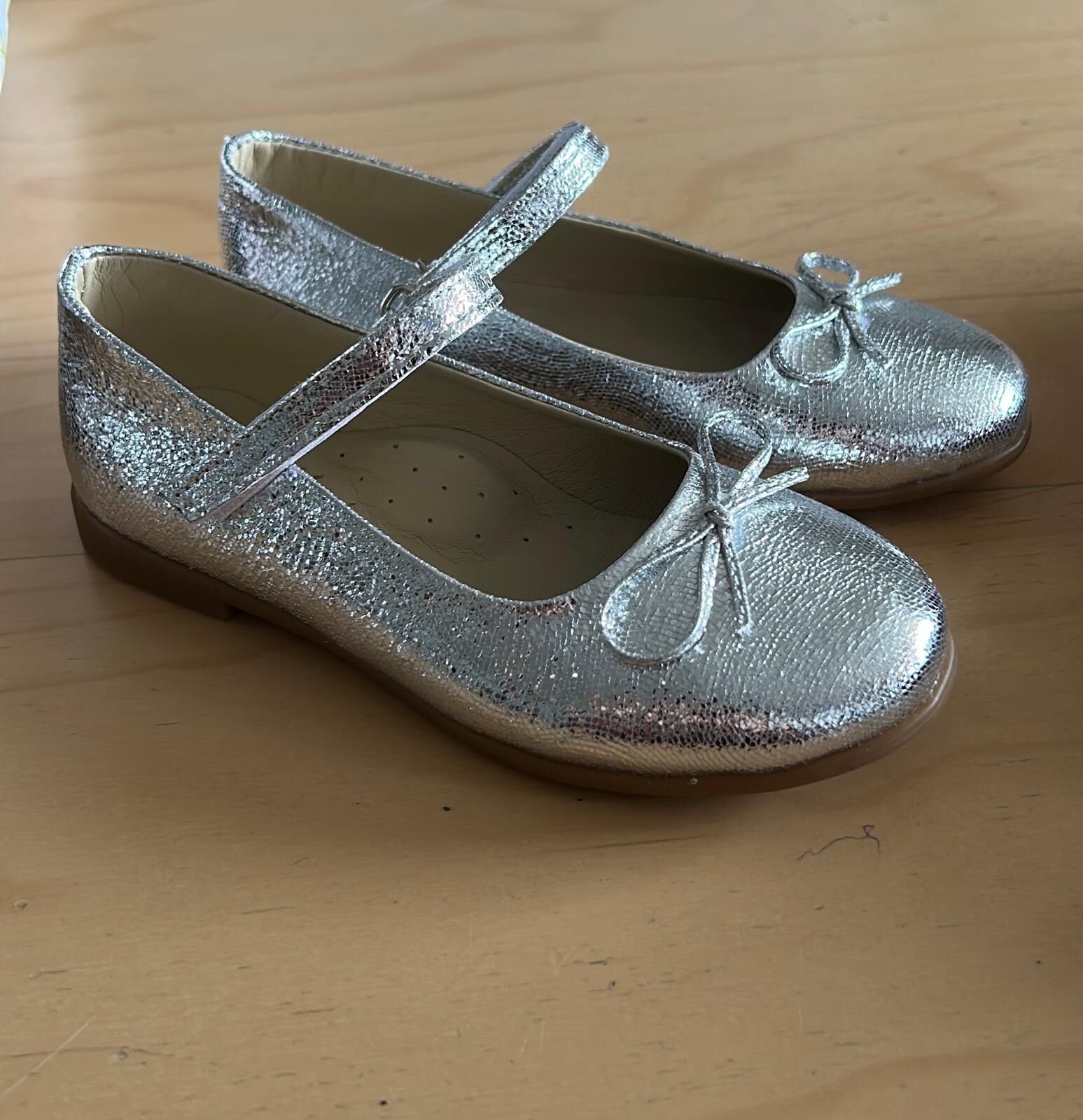 Dream- Özel Gün Gümüş  Fiyonklu Vegan Deri Kız Çocuk Babet