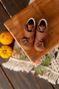 Brown Tumbled Leather Tufted Children's Craft