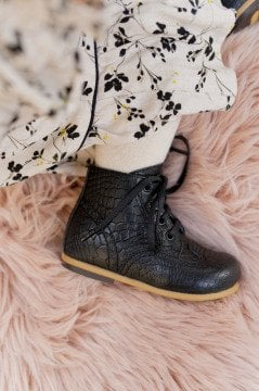 %100 El Yapımı-Klasik Siyah Çocuk Botu