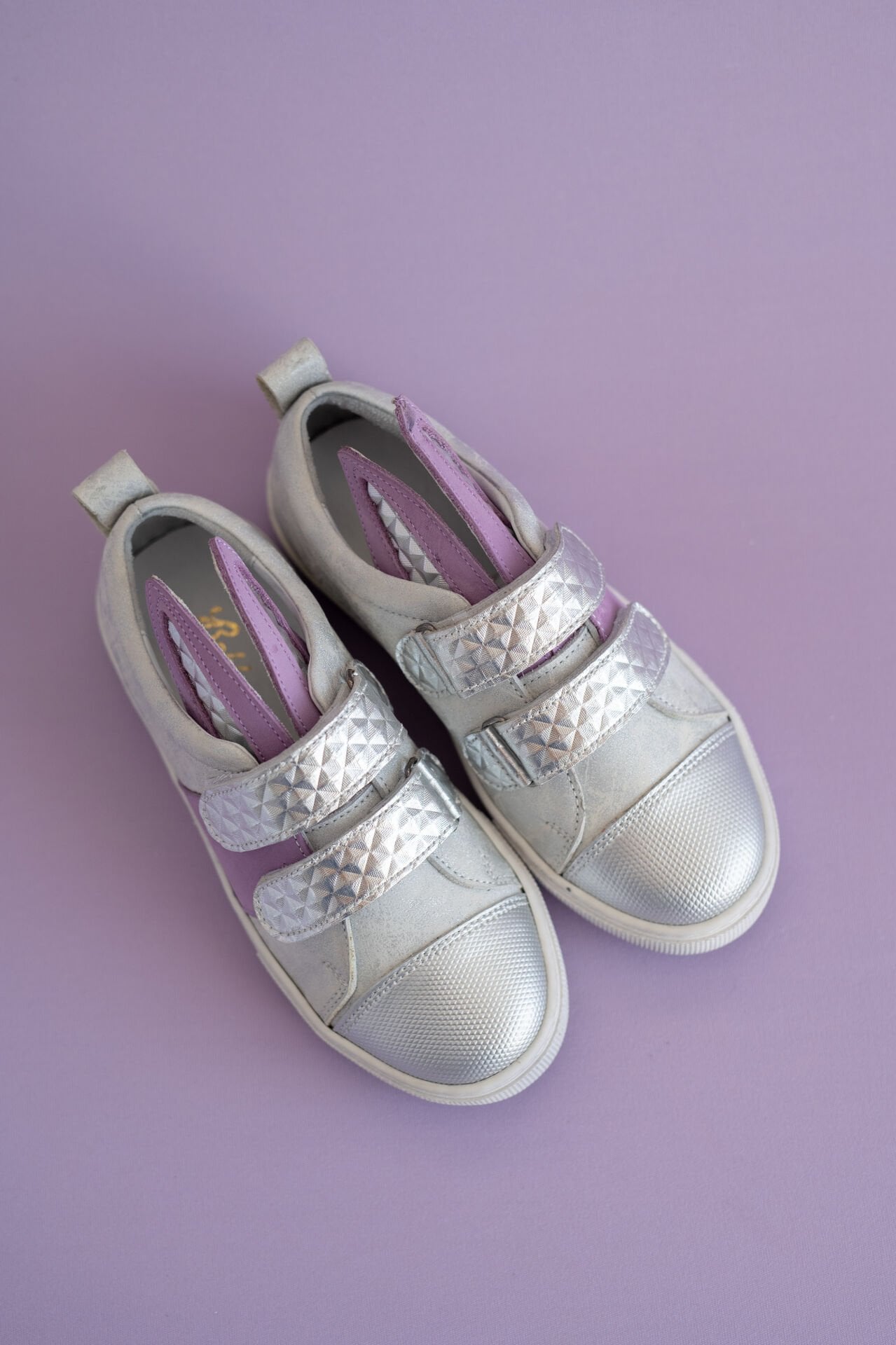 Kulaklı Gümüş Lila Cırtlı Hakiki Deri Kız Çocuk Ayakkabı